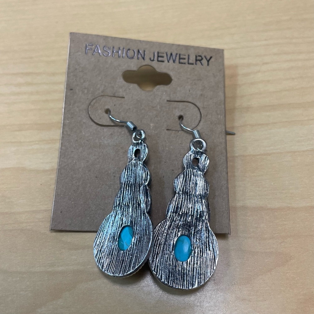 Turquoise & Silver Tone Dangle Fashion Earrings and Bracelet - Picture 5 of 5